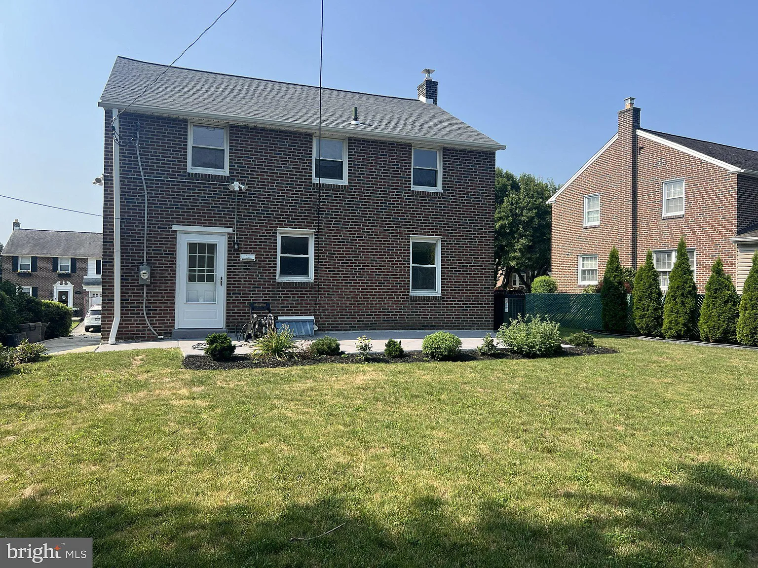 4 bed, 2.0 bath, 1416 sqft, $3,250 — Photo 2