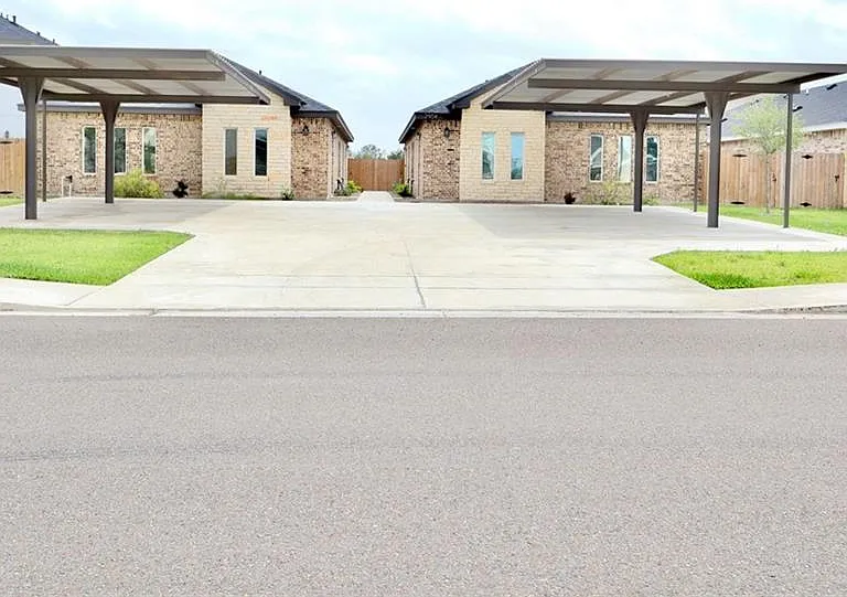2904 E Israel Ave #A — Photo 1