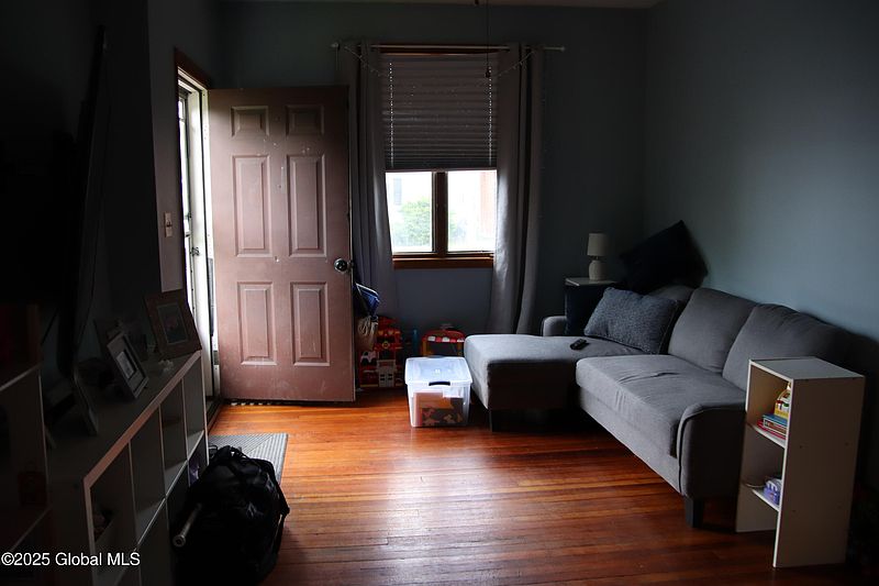 5th image of 39 Old Mariaville Road