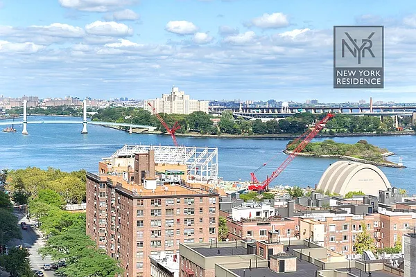 Sold by New York Residence | media 17