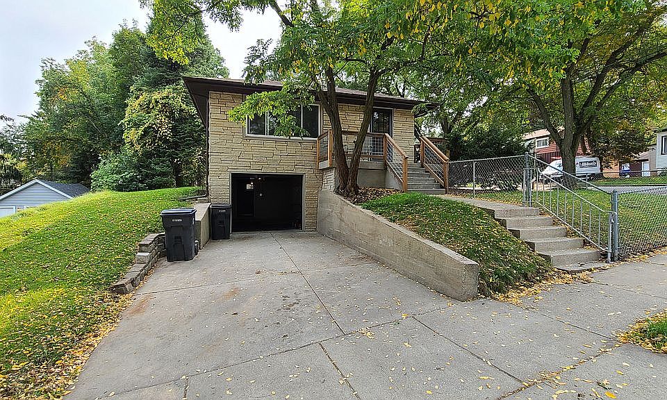 1st image of 527 Chicago Ave
