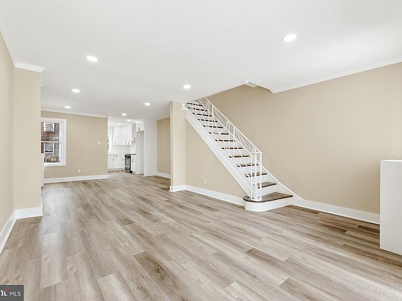 4th image of 4059 Howland St
