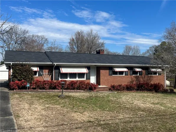 1727 Greentree Rd, Burlington, NC 27217