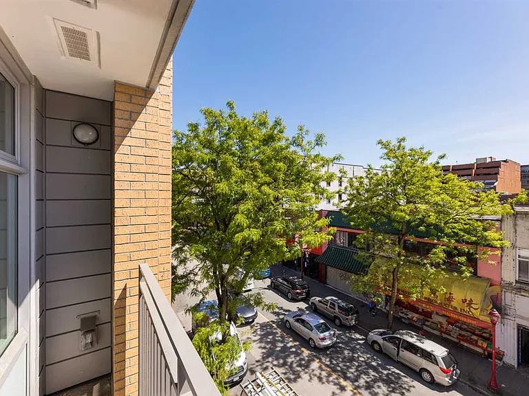 231 E Pender St — Photo 8