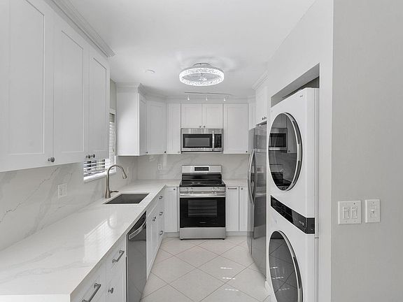 5th image of 159 NW 70th St APT 603