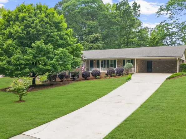 1541 Eldonlas Ct, Stone Mountain, GA 30087