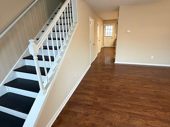 3rd image of 118 Dill Ln APT A