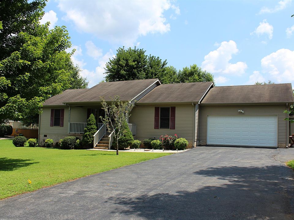 1st image of 935 Willow Way