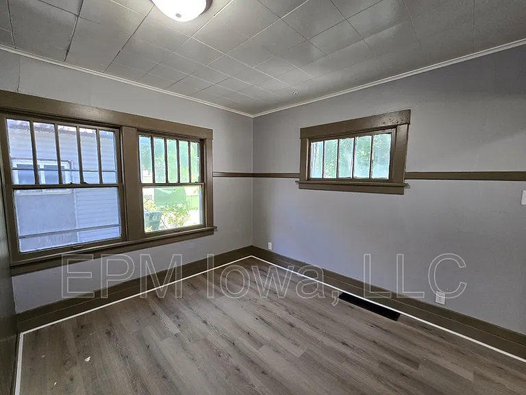 506 Fowler St — Photo 9