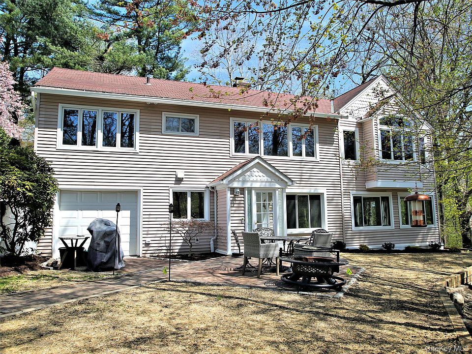 1st image of 216 Woodhampton Drive