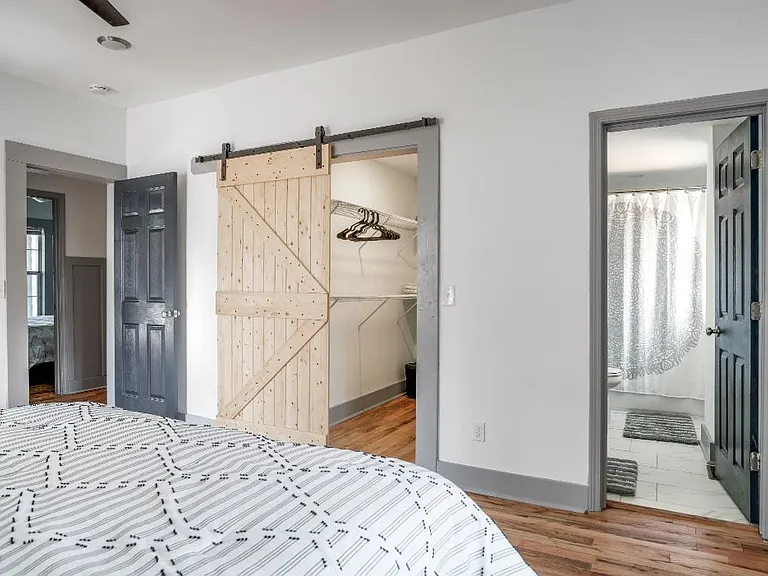 988 Coleman St SW — Photo 23