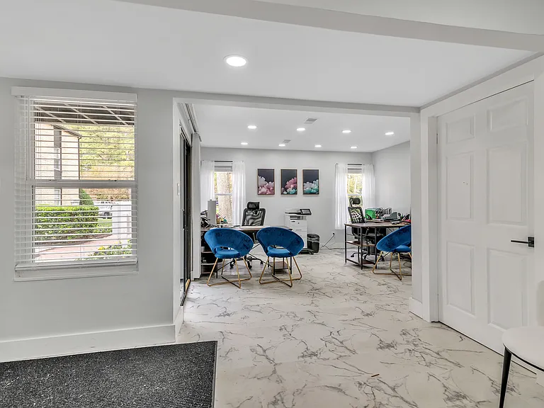 Taro Walk Leasing Office