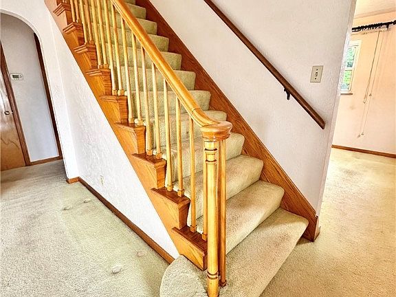 3rd image of 943 Orchard Ave