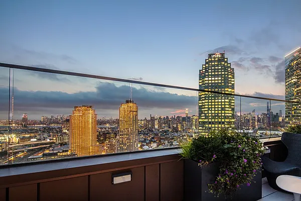 Rented by Brause Realty | media 38