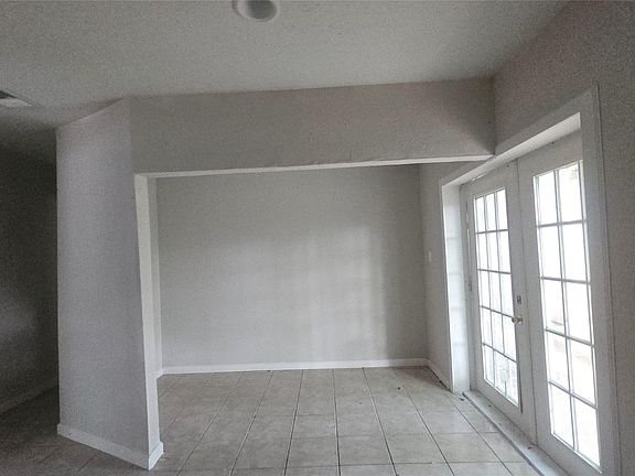 4th image of 4502 Charriton Dr