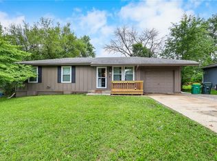 101 E Edgewood Dr, Edgerton, KS 66021