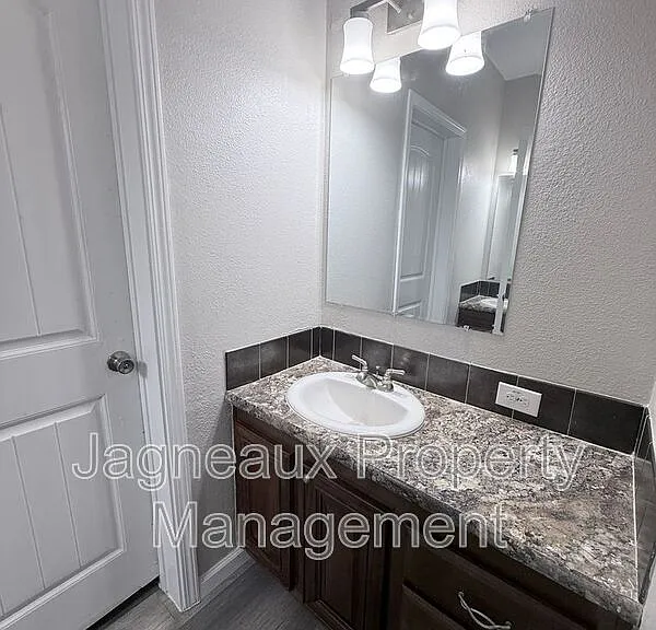 816 Shady Ln — Photo 19