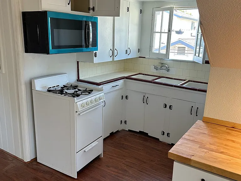 744 N Vine Ave #2 — Photo 10