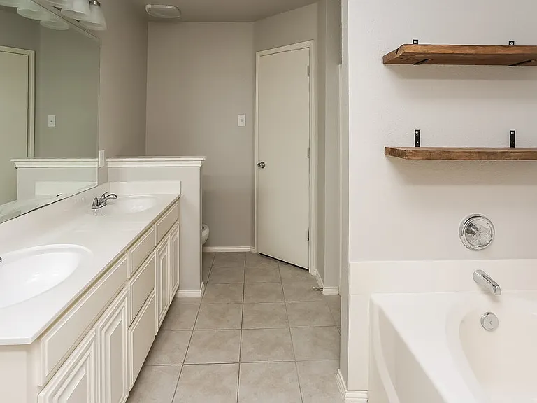 10921 Emerald Park Ln — Photo 10