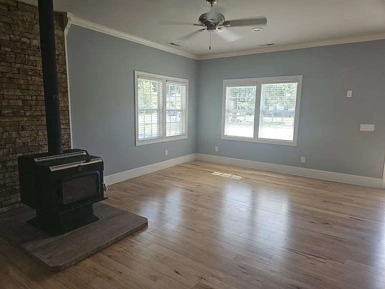 621 Hadley Ct — Photo 3