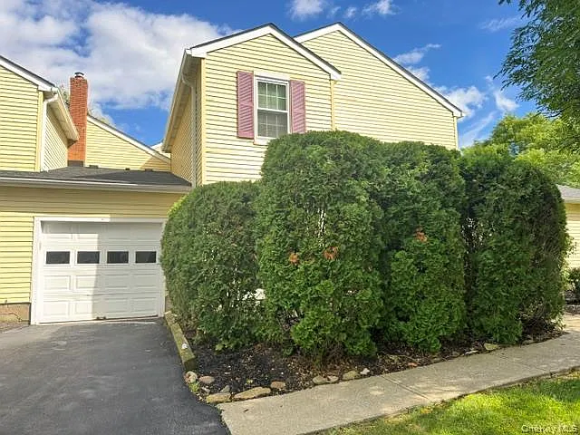 3 bed, 2.0 bath, 1382 sqft, $3,200 — Photo 3