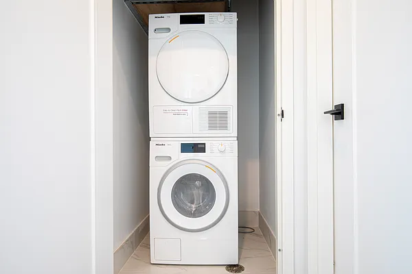 Rented by MaxInvest Real Estate, Inc. | media 25