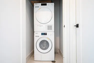 Rented by MaxInvest Real Estate, Inc.