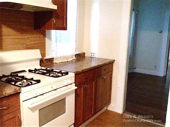 4th image of 185 Campbell Ave #2