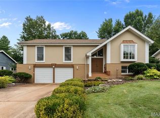 1706 Carman Valley Dr, Ballwin, MO 63021