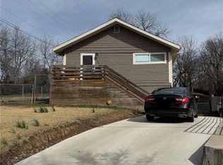 1131 N 49th Ter, Kansas City, KS 66102