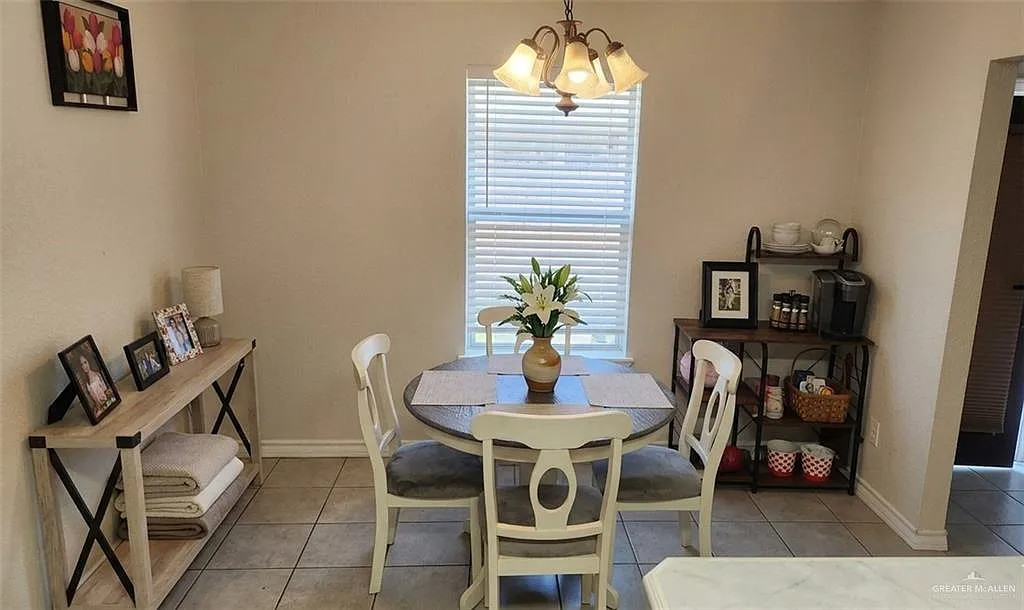 3 bed, 2.0 bath, 1153 sqft, $1,500 — Photo 4