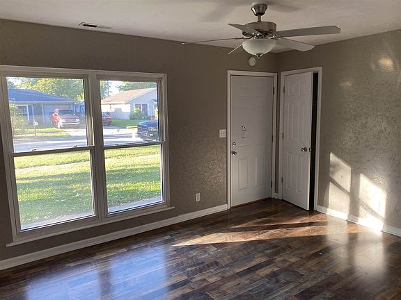 2nd image of 3836 Morris Dr