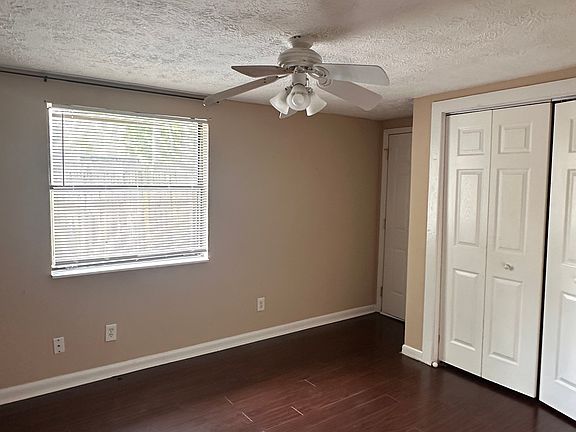 5th image of 2916 W Brackridge Blvd