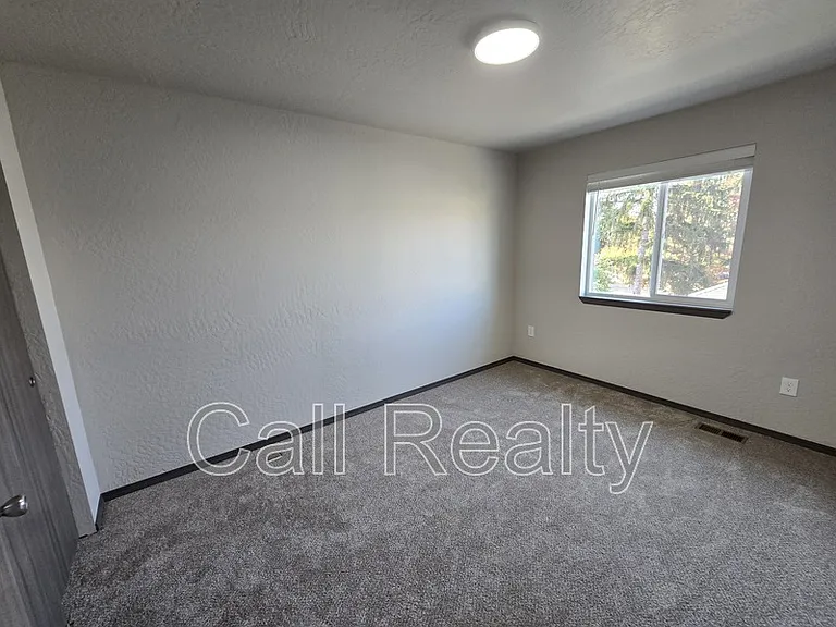 308 S Clinton Rd — Photo 14