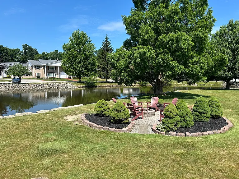 18 Meadowlawn Dr #10 — Photo 10