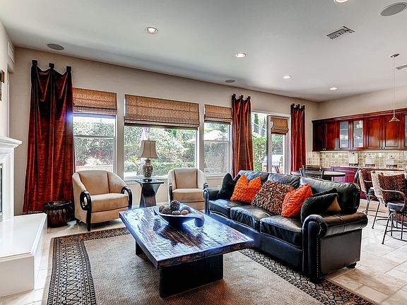 3rd image of 13707 Rosecroft Way