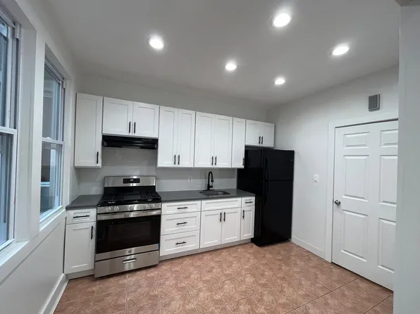 104-08 Metropolitan Ave #2F, Forest Hills, NY 11375