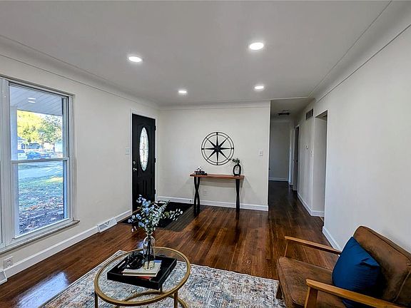 4th image of 3730 Joyce St