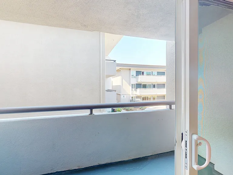 Eight 80 Newport Beach — Photo 94