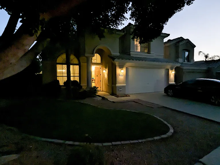E Michelle Dr — Photo 30