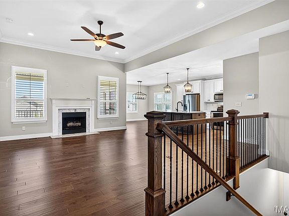 4th image of 320 Regents Park Ave