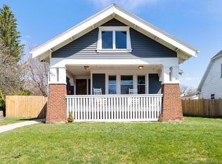 407 8th St, Baraboo, WI 53913