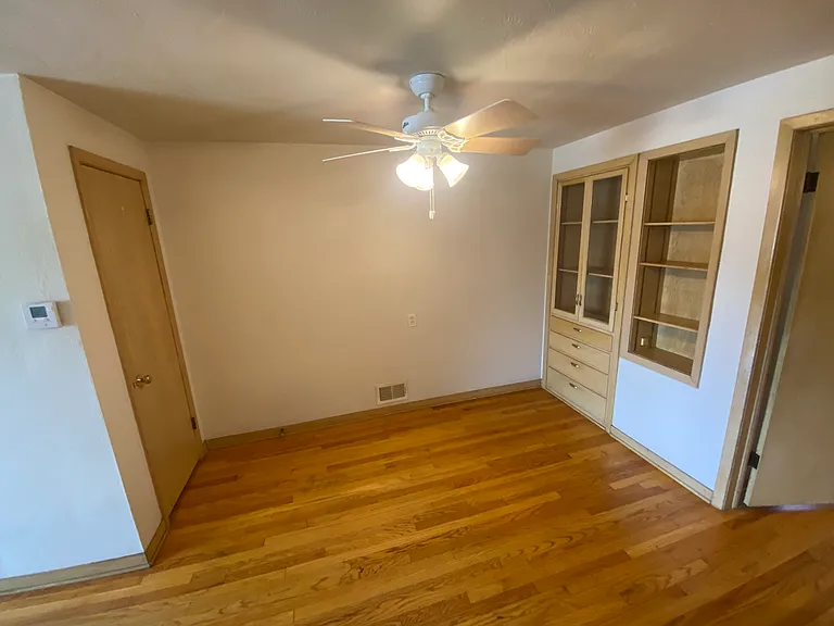 2534 J St #3 — Photo 8