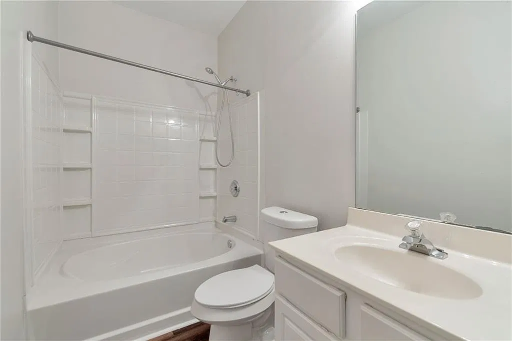 2 bed, 2.5 bath, 1429 sqft, $1,900 — Photo 4