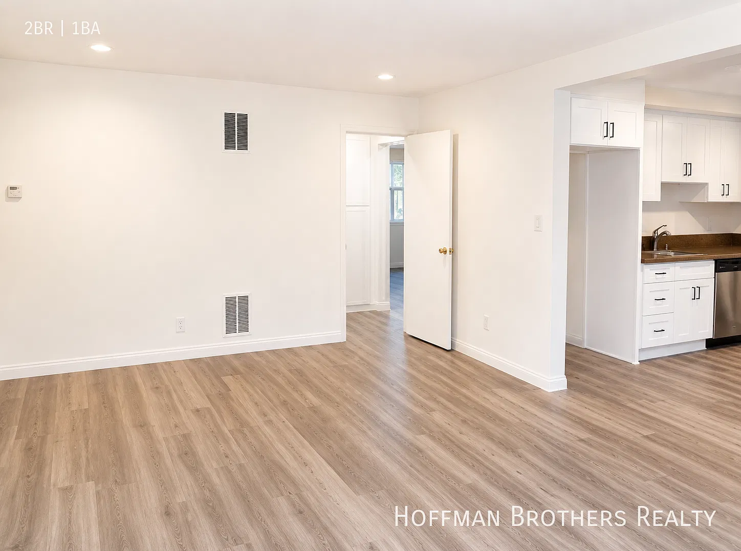 Updated Glendale Apartment with Modern Bath, A/C, Parking & Included Utilities — Photo 4