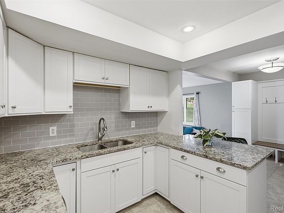 3rd image of 5385 Milane Cir