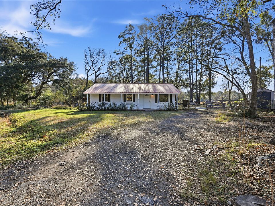 1733 Etheridge Rd, Wadmalaw Island, SC 29487 | MLS #26000967 | Zillow