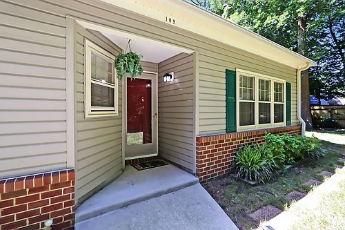 109 Larkspur Holw Photo 1