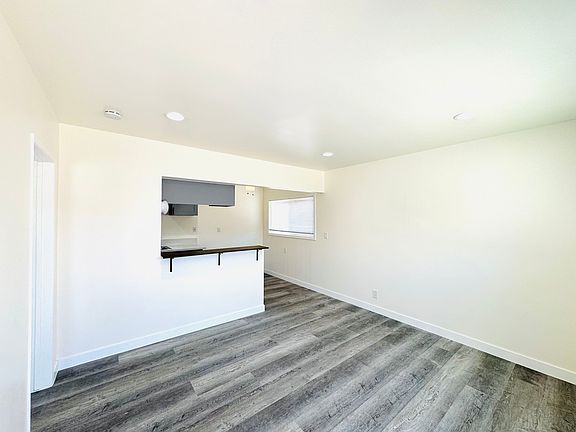 2nd image of 170 S 3rd Ave APT A