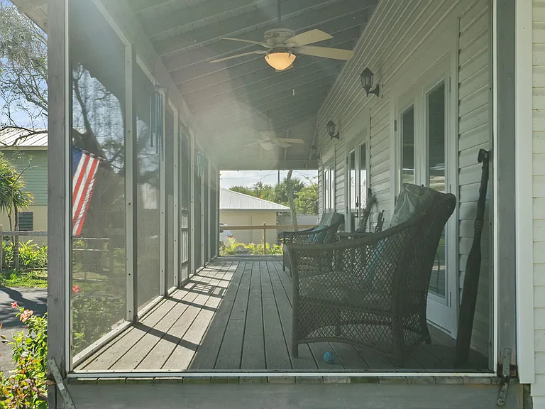 6789 S Indian River Dr — Photo 26